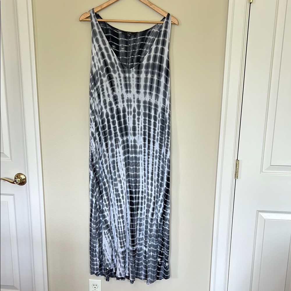 Vibe Monochrome Tie-Dye Dress